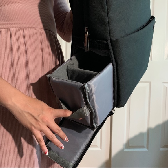 SOLD Multifunctional Black Backpack/ Camera Bag - Picture 3 of 5